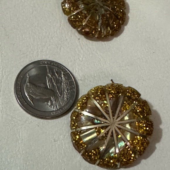 Vintage Clip On Earrings-Sparky Gold Toned Resin - Picture 12 of 15